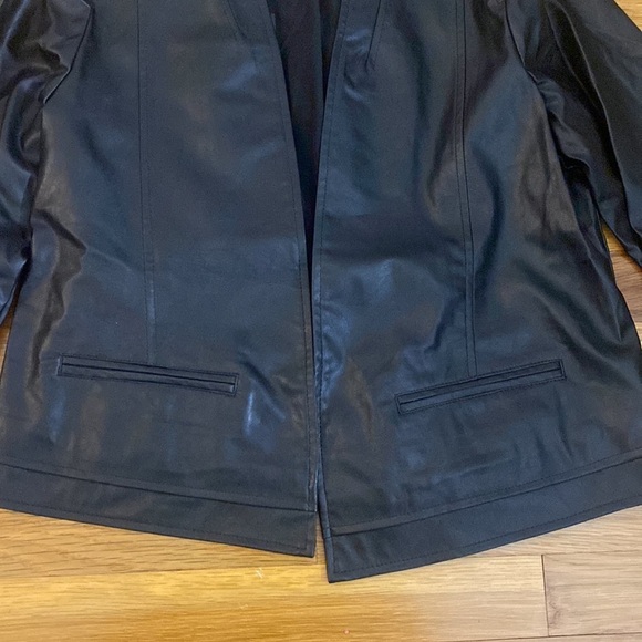 NWT BCBGMaxAzria Women’s Black Leather Jacket Size M - Picture 2 of 10